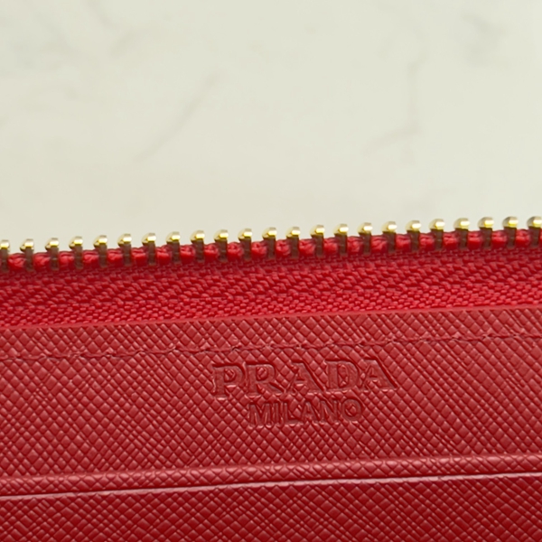 プラダ財布コピー全体デザイン